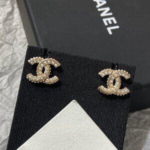 ✨✨✨Chanel earrings✨✨✨